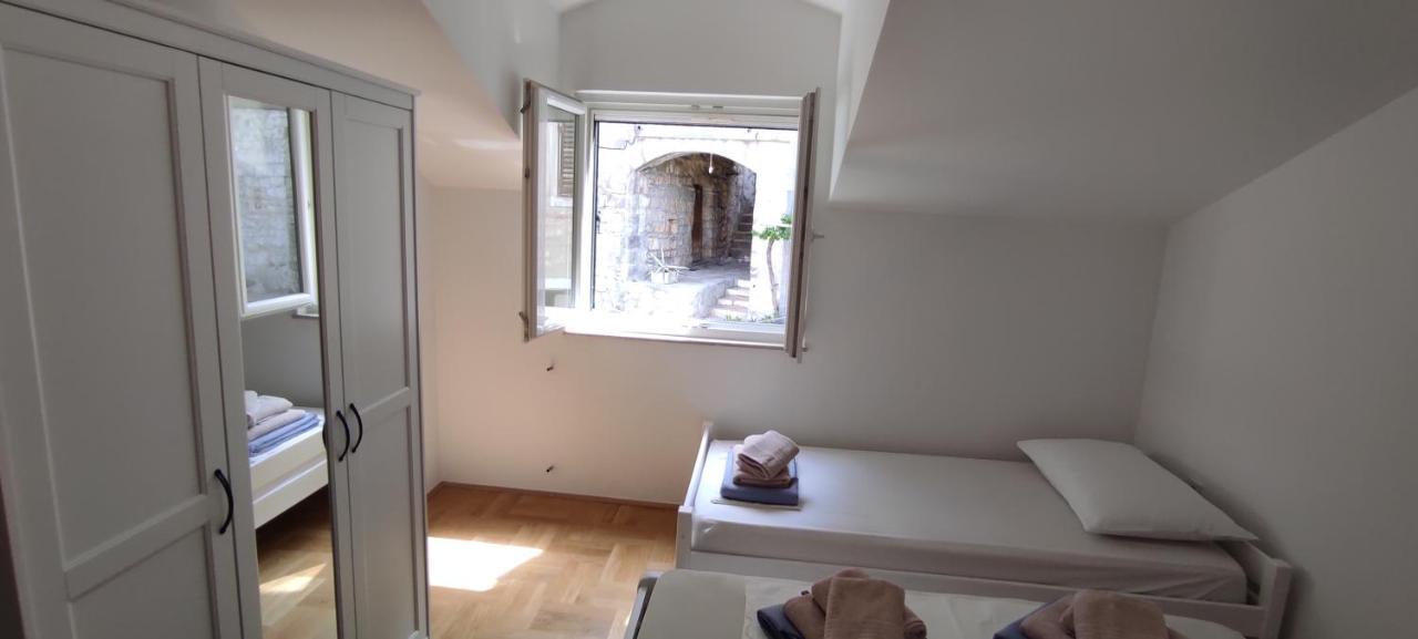 אומיס Luxury City Centre Apartment With Stunning View מראה חיצוני תמונה