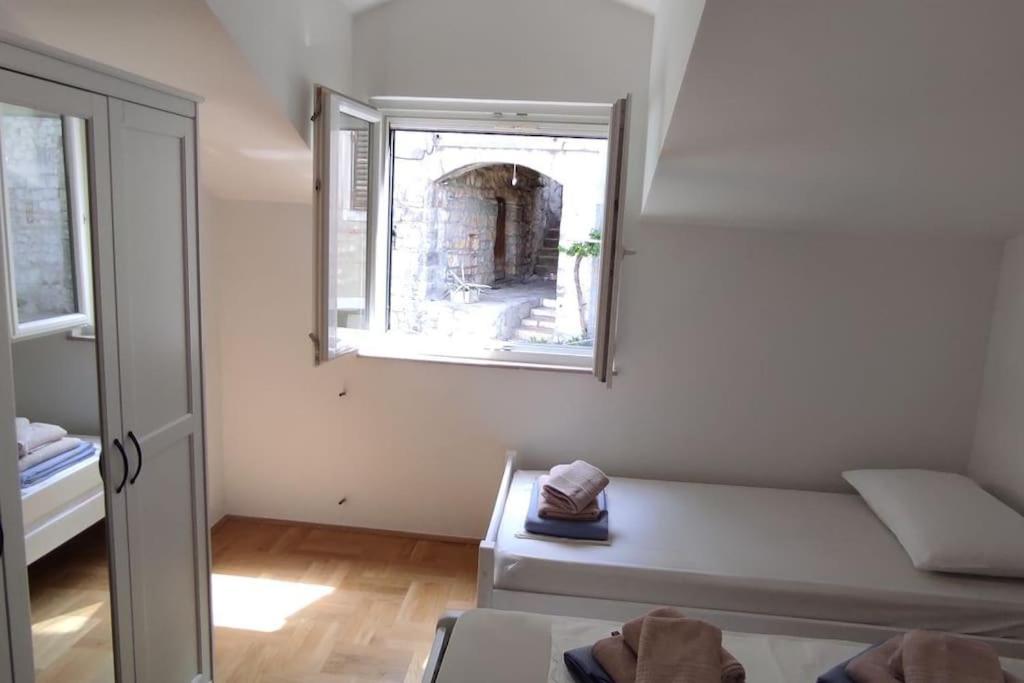 אומיס Luxury City Centre Apartment With Stunning View מראה חיצוני תמונה