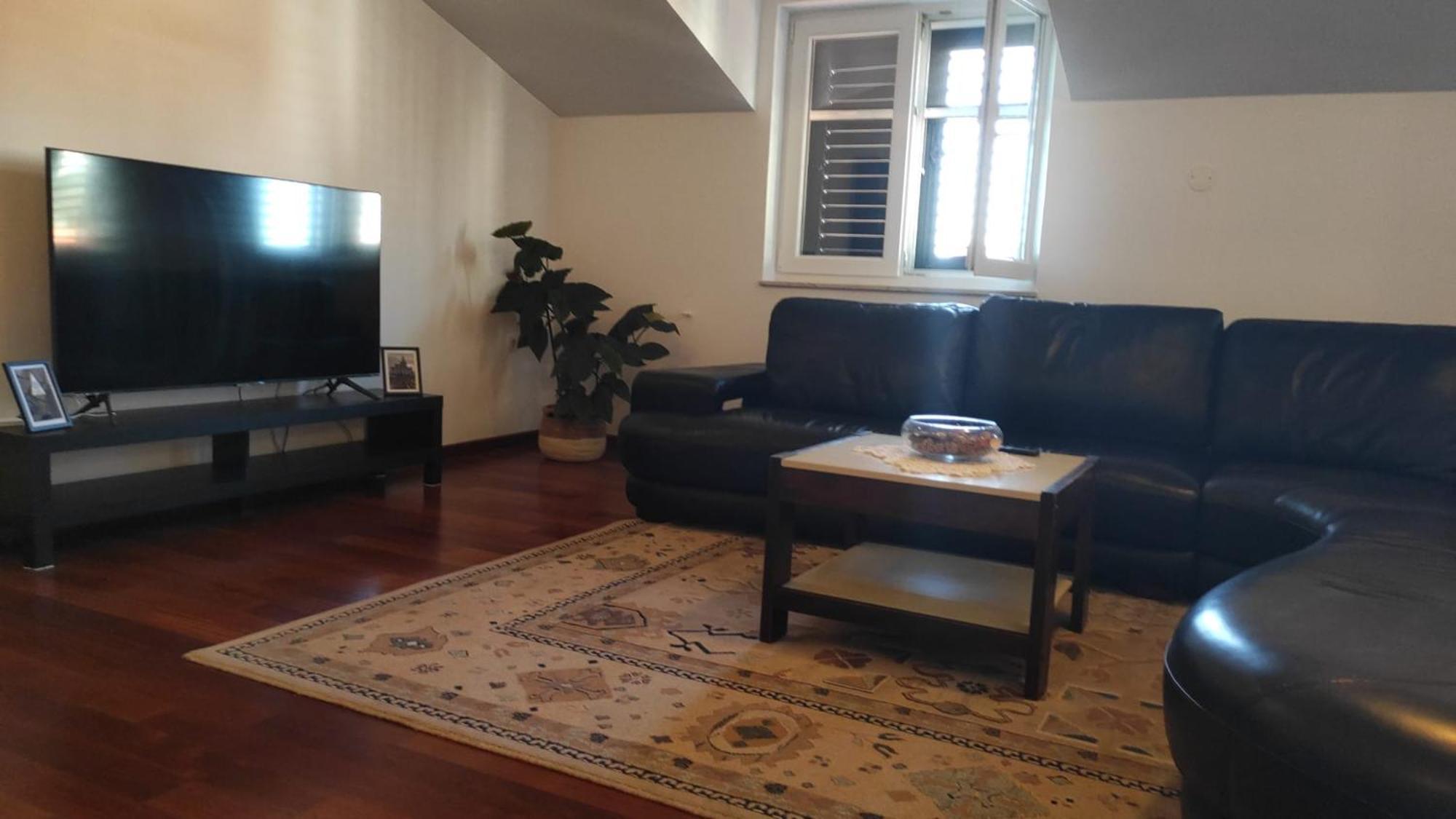 אומיס Luxury City Centre Apartment With Stunning View מראה חיצוני תמונה