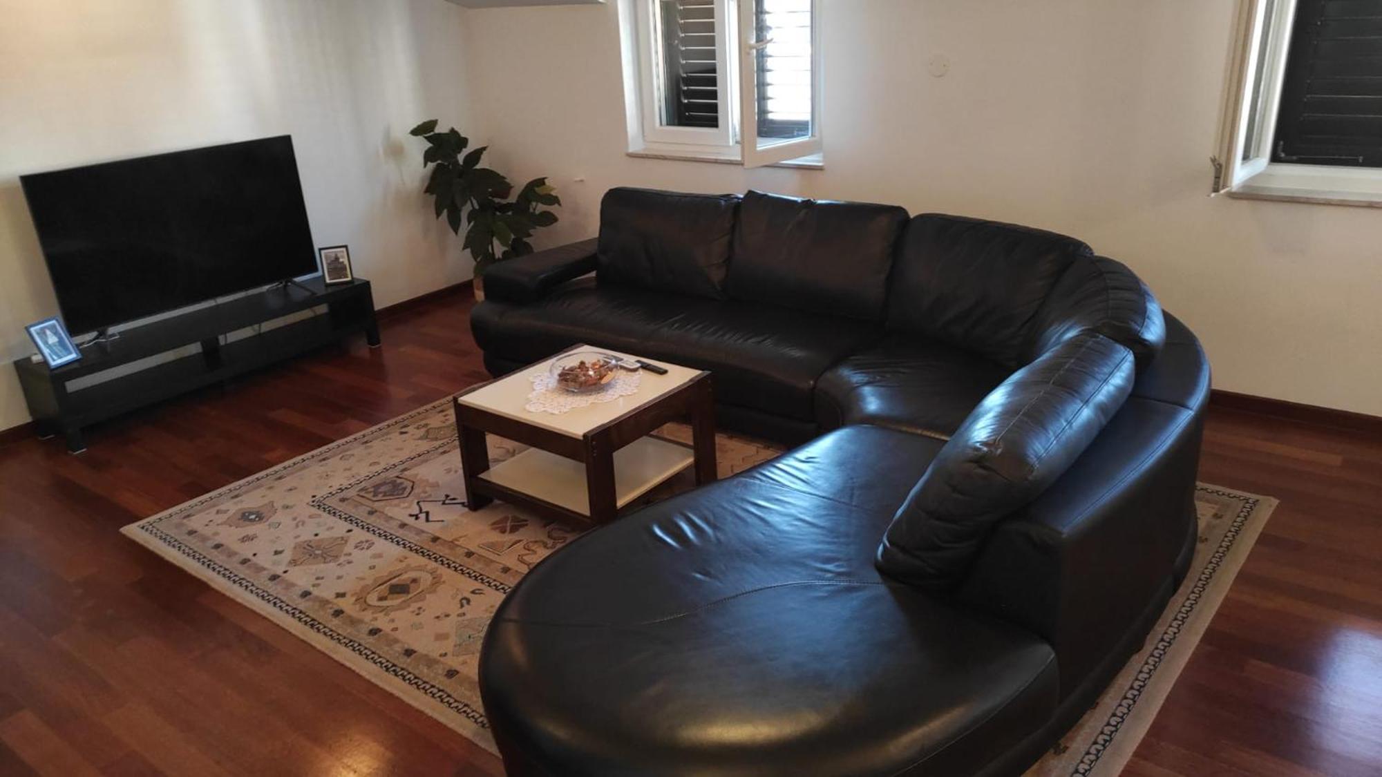 אומיס Luxury City Centre Apartment With Stunning View מראה חיצוני תמונה