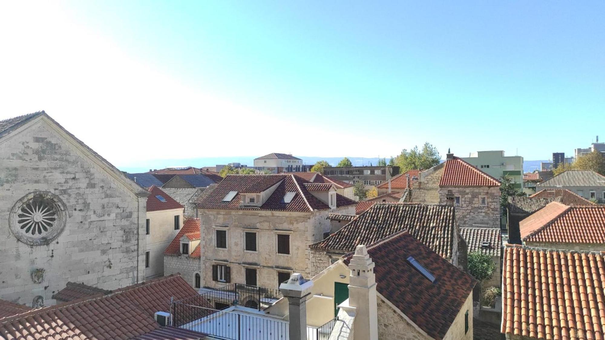 אומיס Luxury City Centre Apartment With Stunning View מראה חיצוני תמונה