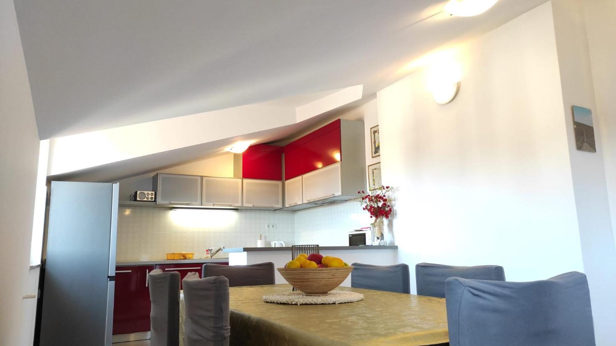 אומיס Luxury City Centre Apartment With Stunning View מראה חיצוני תמונה