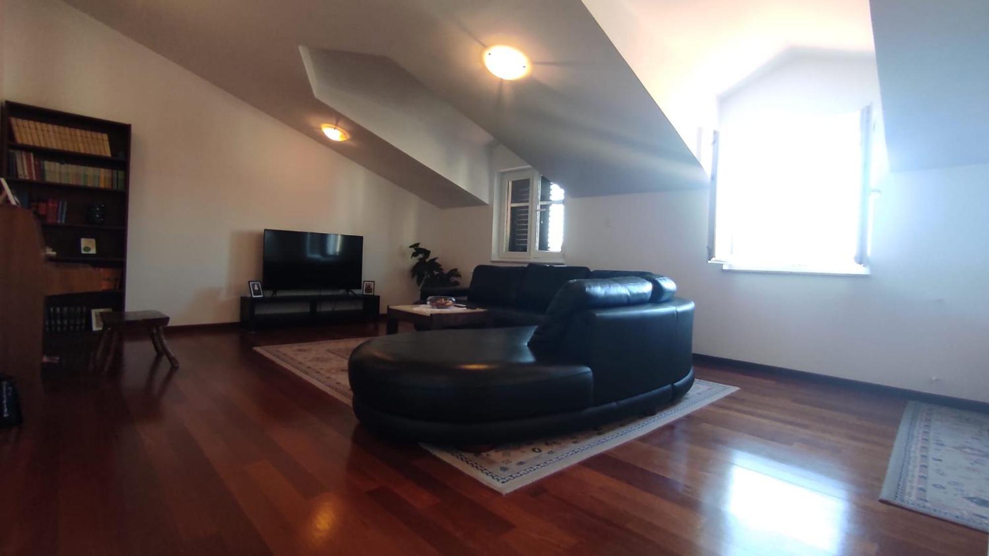 אומיס Luxury City Centre Apartment With Stunning View מראה חיצוני תמונה