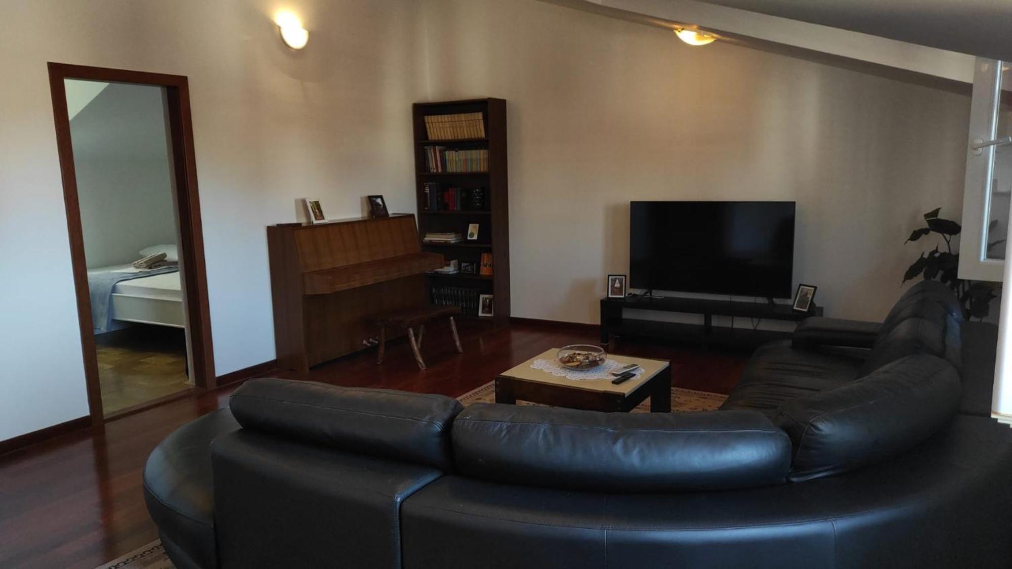 אומיס Luxury City Centre Apartment With Stunning View מראה חיצוני תמונה