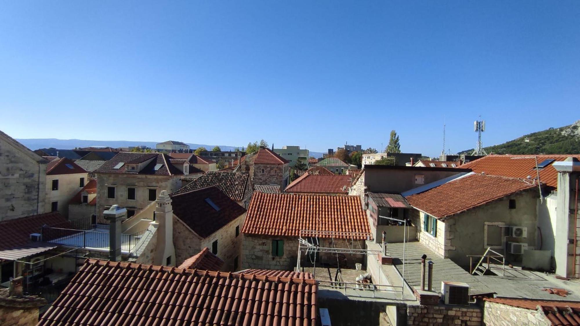 אומיס Luxury City Centre Apartment With Stunning View מראה חיצוני תמונה