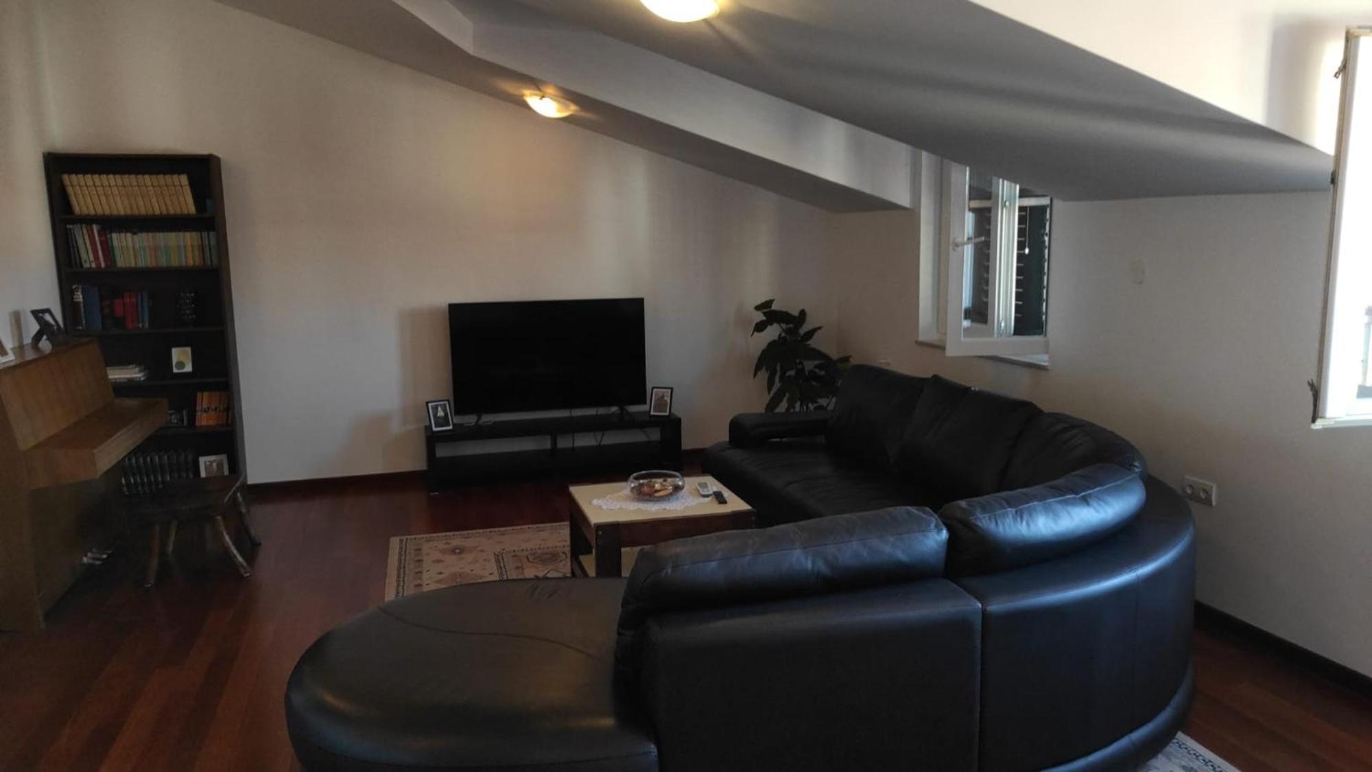 אומיס Luxury City Centre Apartment With Stunning View מראה חיצוני תמונה