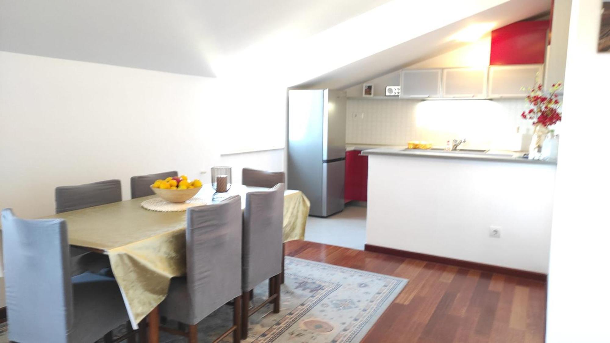 אומיס Luxury City Centre Apartment With Stunning View מראה חיצוני תמונה